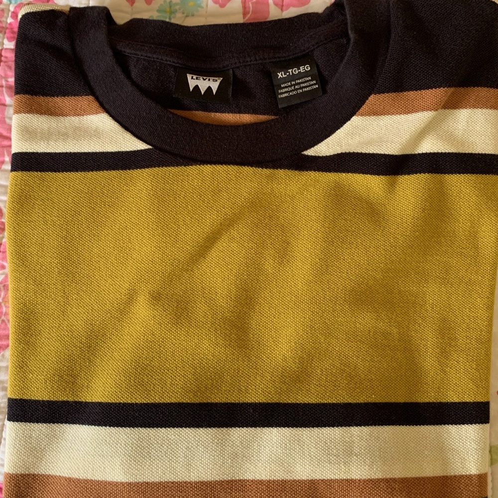 Levi's Men's Crewneck Sweater - Black, Brown, Yellow never worn do weight lost